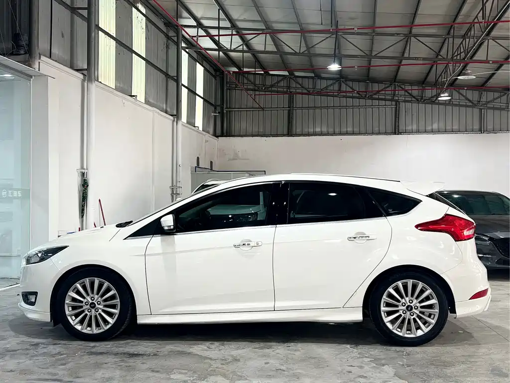 Focus 2015 Hatchback EcoBoost 180 Automatic Sports купить на сайте DeffCars