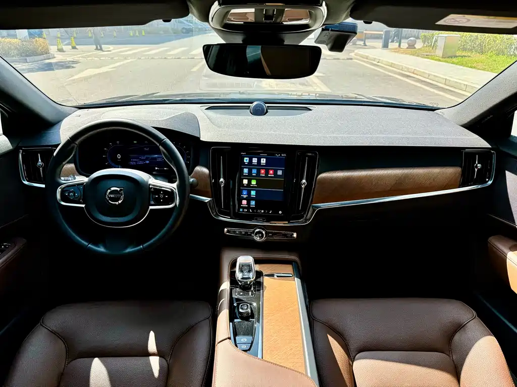 Volvo S90 2025 B5 Zhiyi Luxury Edition купить на сайте DeffCars