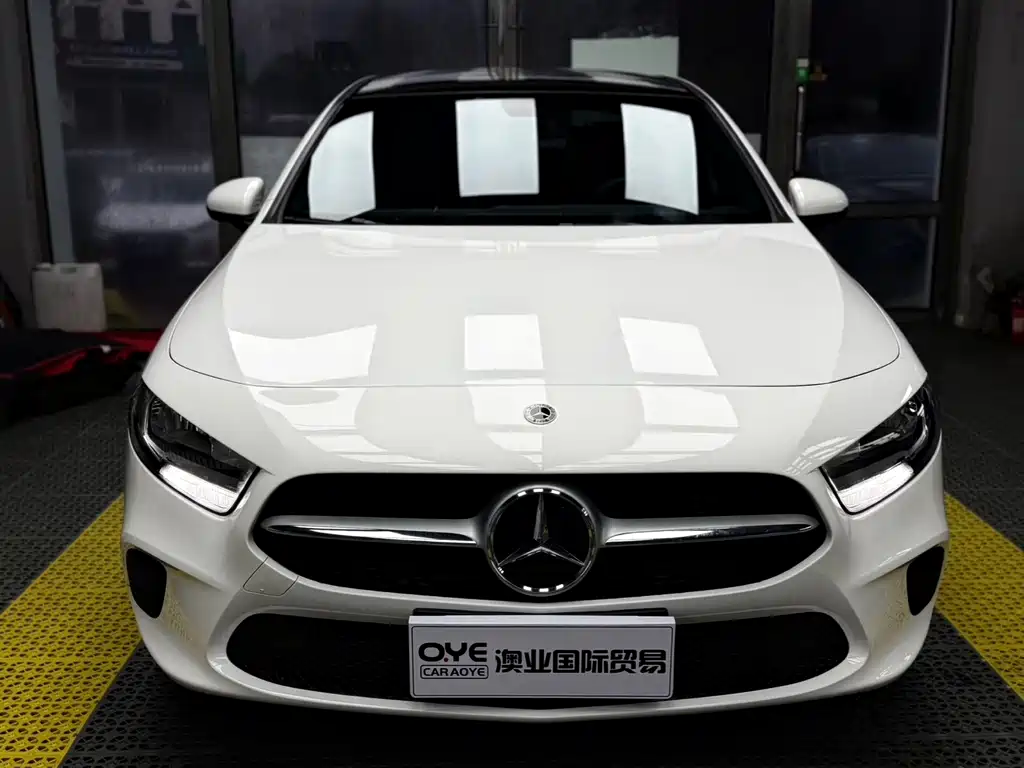 Mercedes-Benz A-Class 2022 A 180 L купить на сайте DeffCars