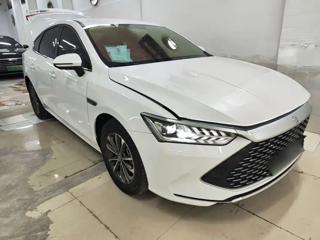 Qin PLUS 2024 Honor Edition DM-i 55KM Leading Model купить на сайте DeffCars