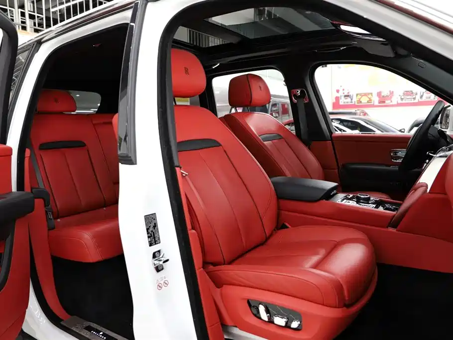 Cullinan 2018 five-seater version купить на сайте DeffCars