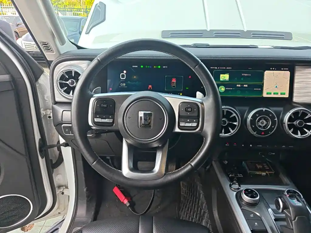 TANK 300 2023 2.0T Tieqi 02 купить на сайте DeffCars