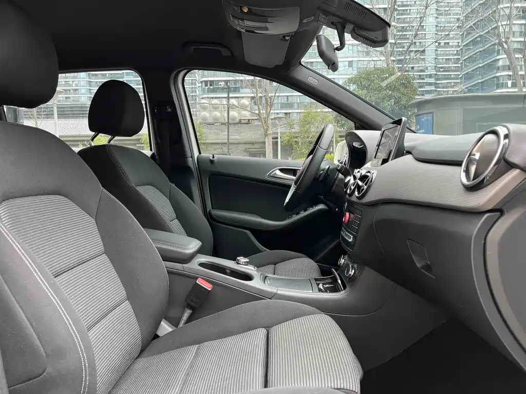 Mercedes-Benz B-Class 2017 B 180 купить на сайте DeffCars