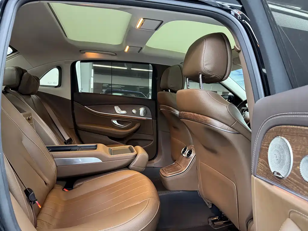 Mercedes-Benz E-Class 2023 E 300 L Luxury Model купить на сайте DeffCars