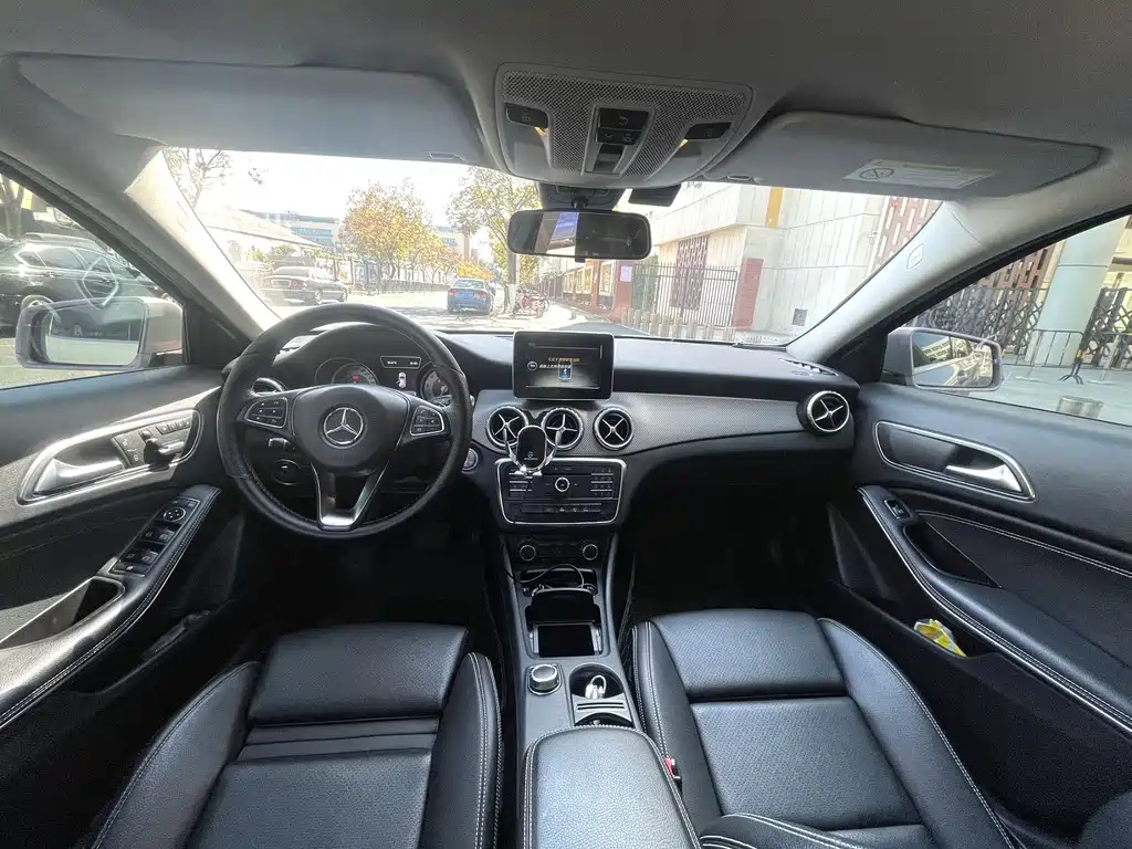 Mercedes-Benz GLA 2016 GLA 200 Dynamic купить на сайте DeffCars