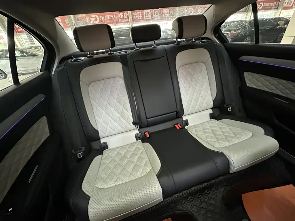 Magotan 2023 2 million commemorative edition 330TSI DSG luxury model купить на сайте DeffCars