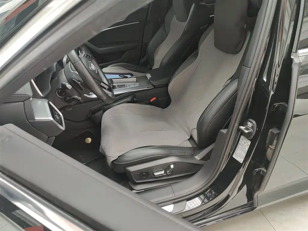Audi A6L 2024 45 TFSI Premium Dynamic Model купить на сайте DeffCars
