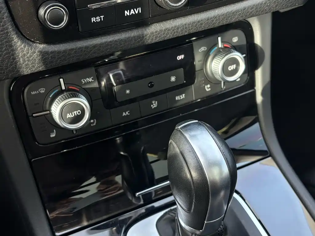 Touareg 2016 3.0TSI standard model купить на сайте DeffCars