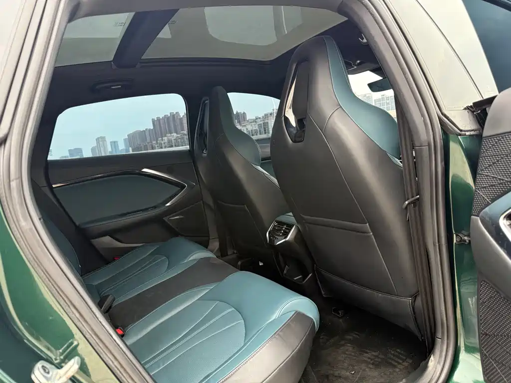 MG7 2023 2.0T Automatic Beauty Hunting Luxury Edition купить на сайте DeffCars