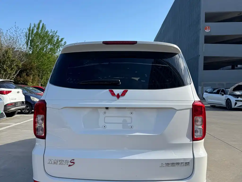 Wuling Hongguang 2021 facelift 1.5L S Comfort Hydraulic Assist LAR купить на сайте DeffCars