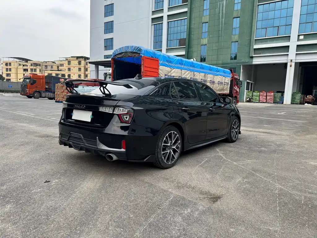 Lynk & Co 03 2019 2.0TD Automatic Pro Edition купить на сайте DeffCars