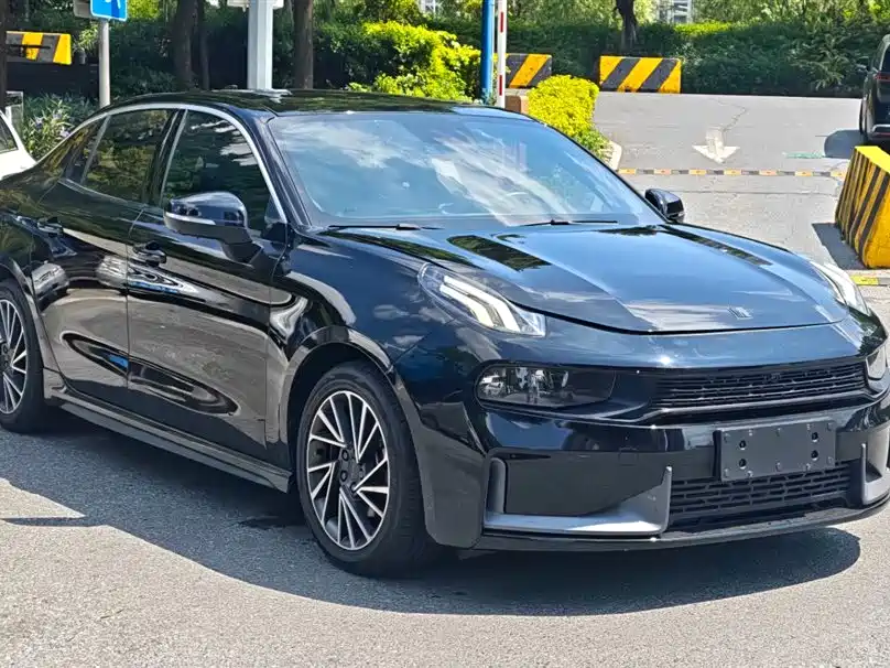 Lynk & Co 03 2022 1.5TD DCT Pro купить на сайте DeffCars
