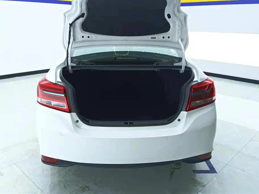 YARiS L 2017 1.5E CVT Charming Edition купить на сайте DeffCars