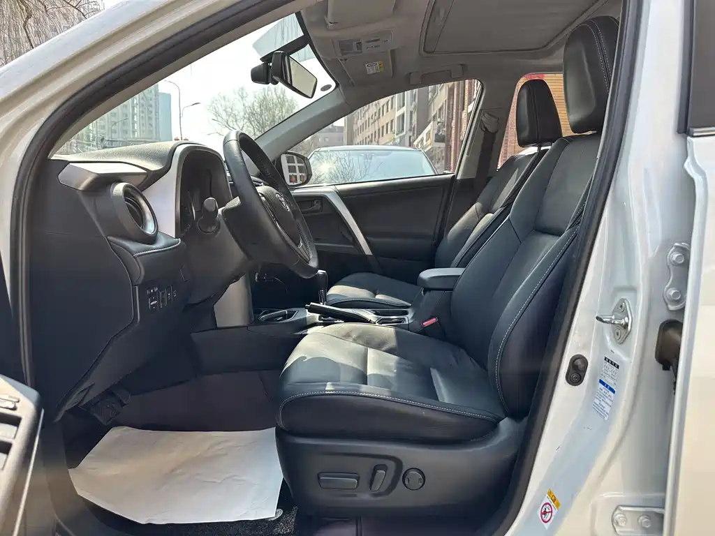 RAV4 Rongfang 2016 2.5L automatic four-wheel drive elite version купить на сайте DeffCars