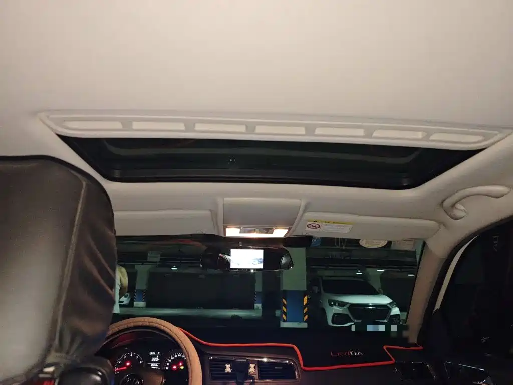 Lavida 2015 1.6L automatic comfort version купить на сайте DeffCars