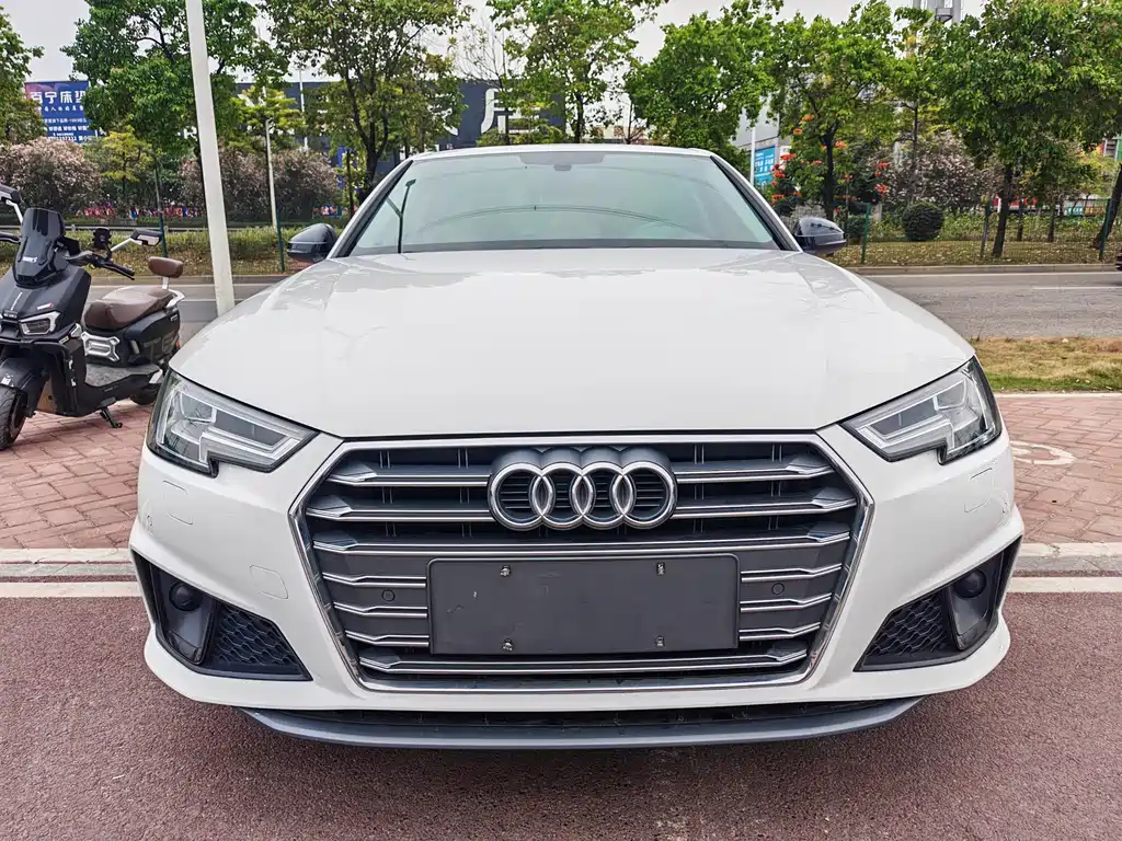 Audi A4L 2019 45 TFSI quattro personalized sports version National V купить на сайте DeffCars
