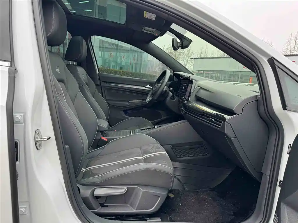 Golf 2023 280TSI DSG R-Line купить на сайте DeffCars