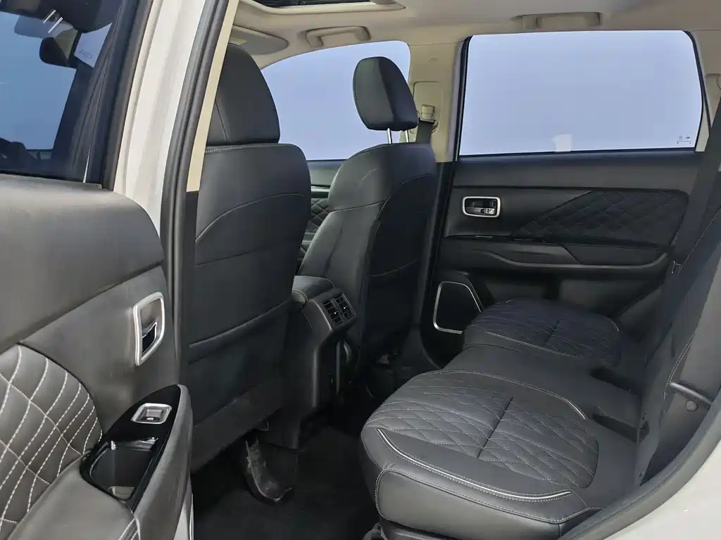 Outlander 2021 facelift 2.0L 2WD Enjoy Edition 5 seats купить на сайте DeffCars