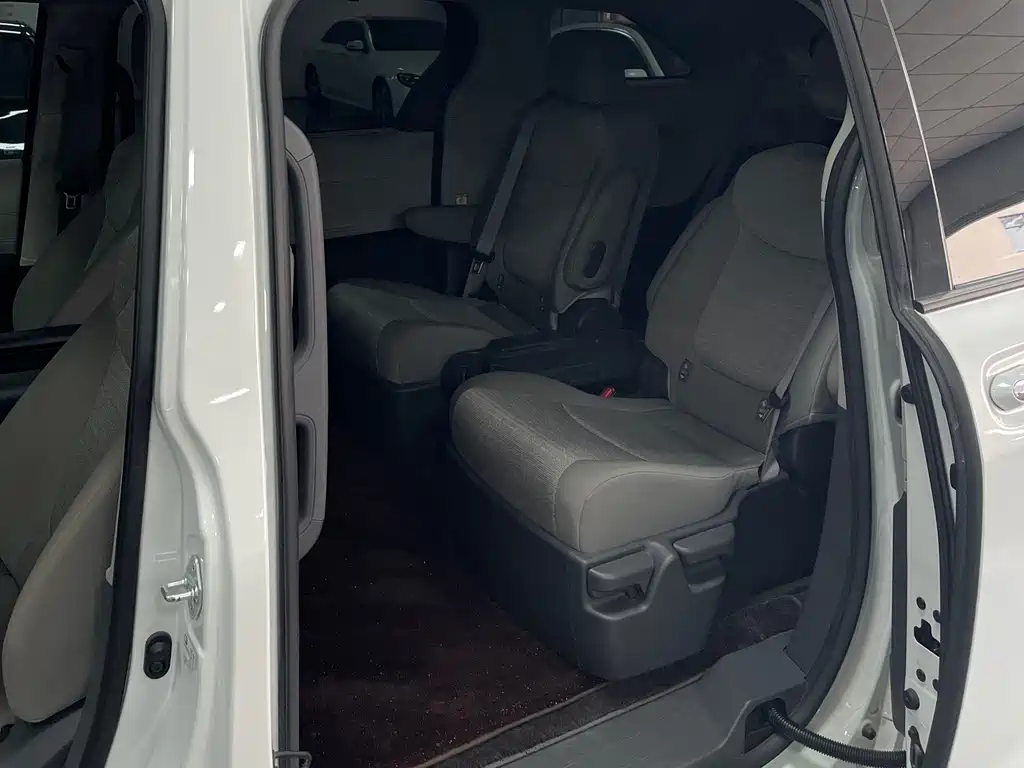 SIENNA 2023 2.5L Hybrid Comfort Edition купить на сайте DeffCars