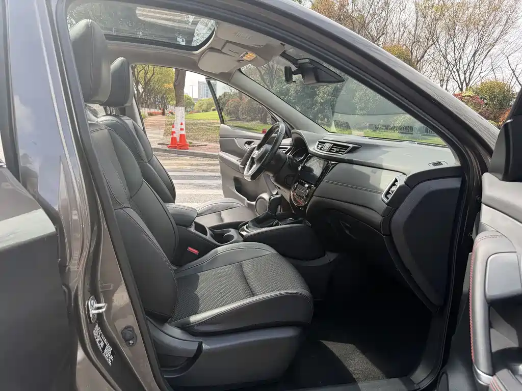 Qashqai 2019 2.0L CVT Deluxe Edition купить на сайте DeffCars