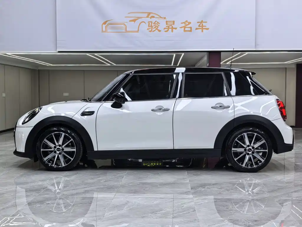 MINI 2023 facelift 1.5T COOPER Artist five-door version купить на сайте DeffCars