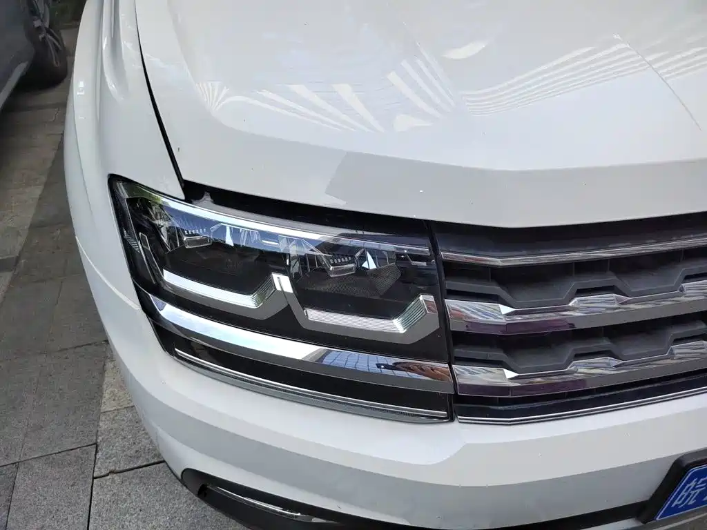 Touron 2017 380TSI four-wheel drive luxury version купить на сайте DeffCars