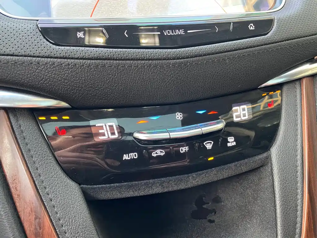 Cadillac XT5 2018 25T luxury model купить на сайте DeffCars