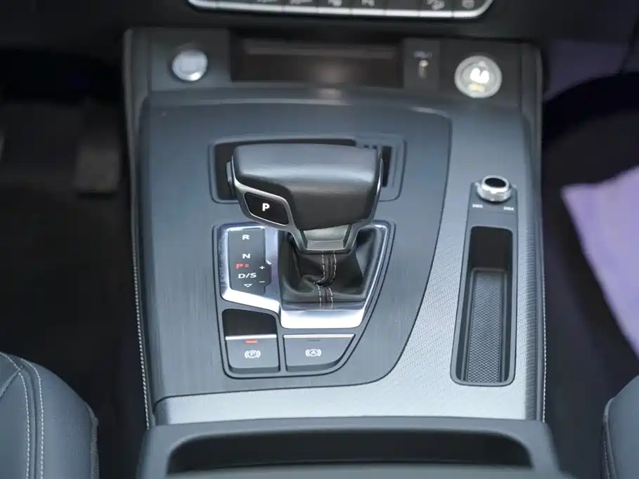 Audi Q5L 2022 45T luxury and dynamic model купить на сайте DeffCars