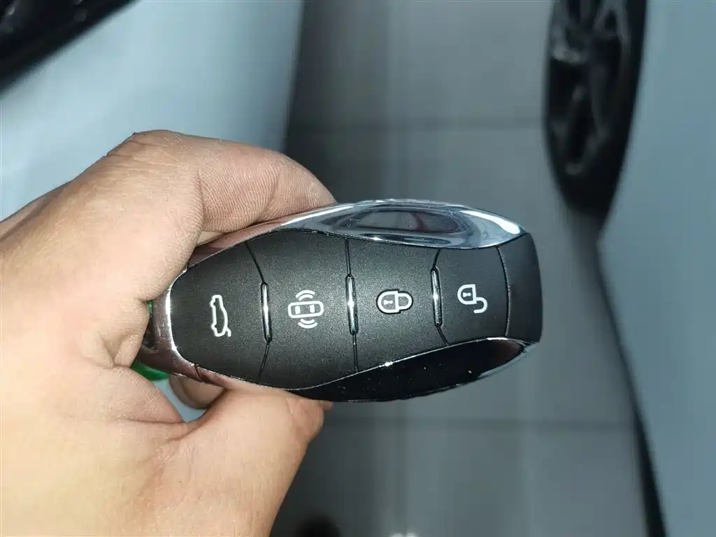 Hongqi EH7 2024 640 Pro+ four-wheel drive version купить на сайте DeffCars