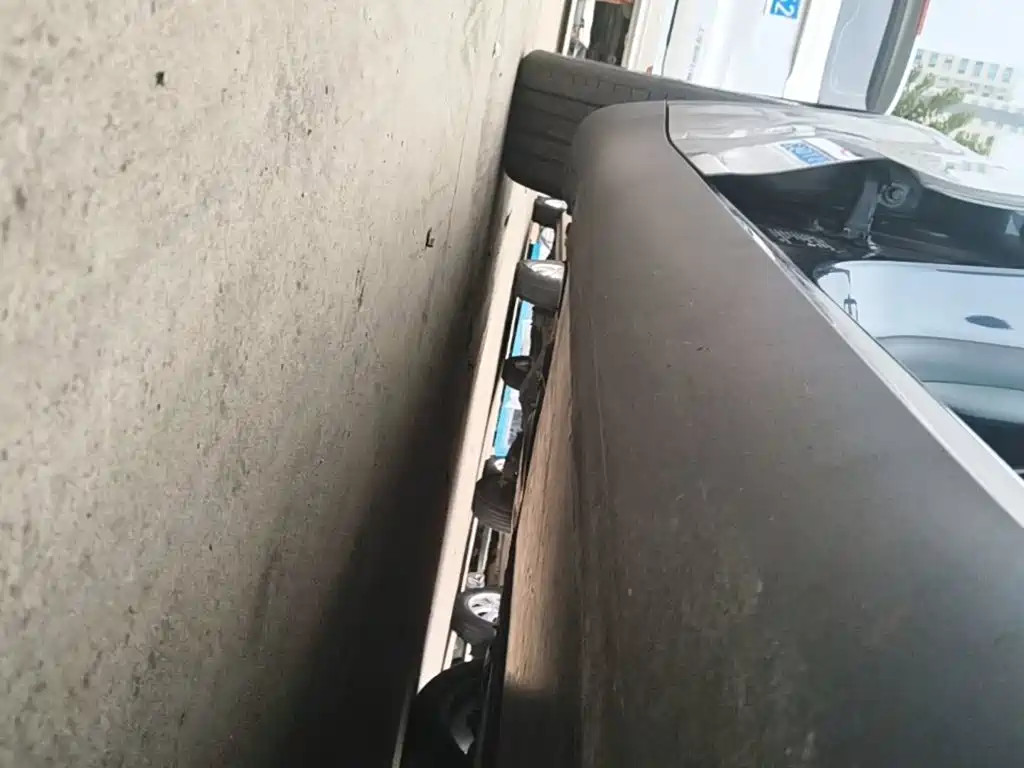 Model Y 2024 rear-wheel drive version купить на сайте DeffCars