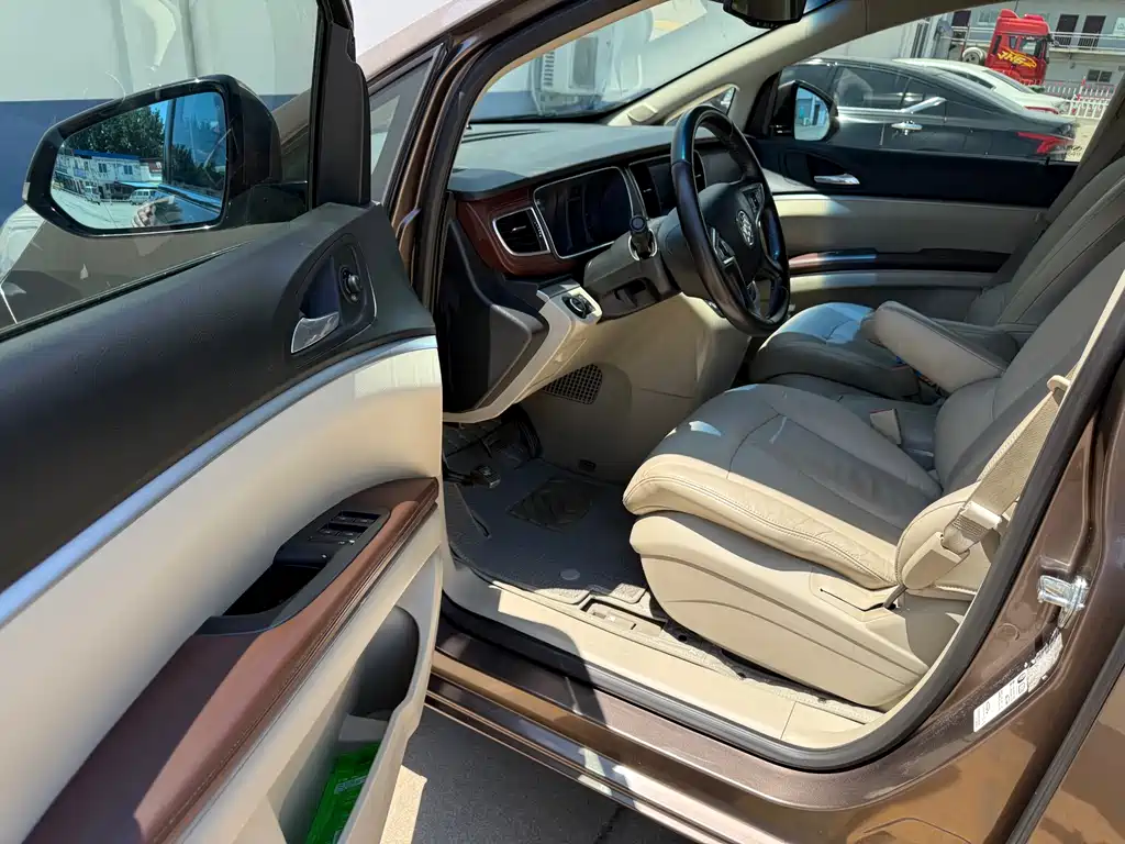 Buick GL8 2014 3.0L GT Luxury Business Tag Heuer Edition купить на сайте DeffCars