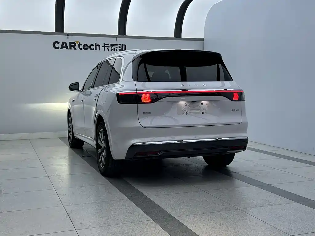 Wenjie M8 2025 extended range Max+ version 53.4kWh 5-seat version 192-line lidar) купить на сайте DeffCars