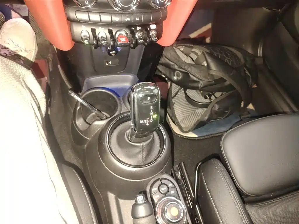 MINI 2021 1.5T COOPER Classic купить на сайте DeffCars