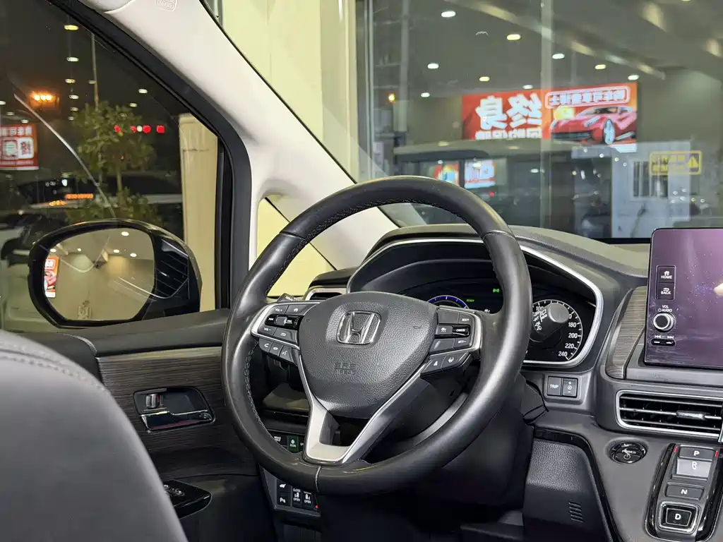 Alison 2024 2.0L e:HEV Deluxe Edition купить на сайте DeffCars