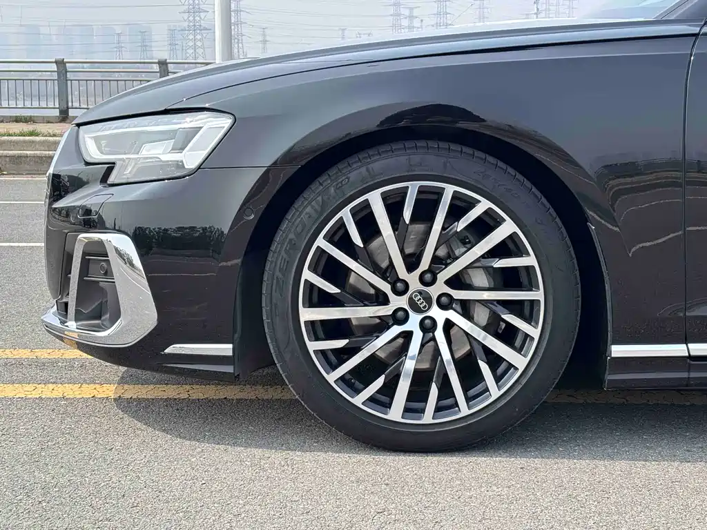 Audi A8 2024 A8L 50 TFSI quattro Premium Selection купить на сайте DeffCars