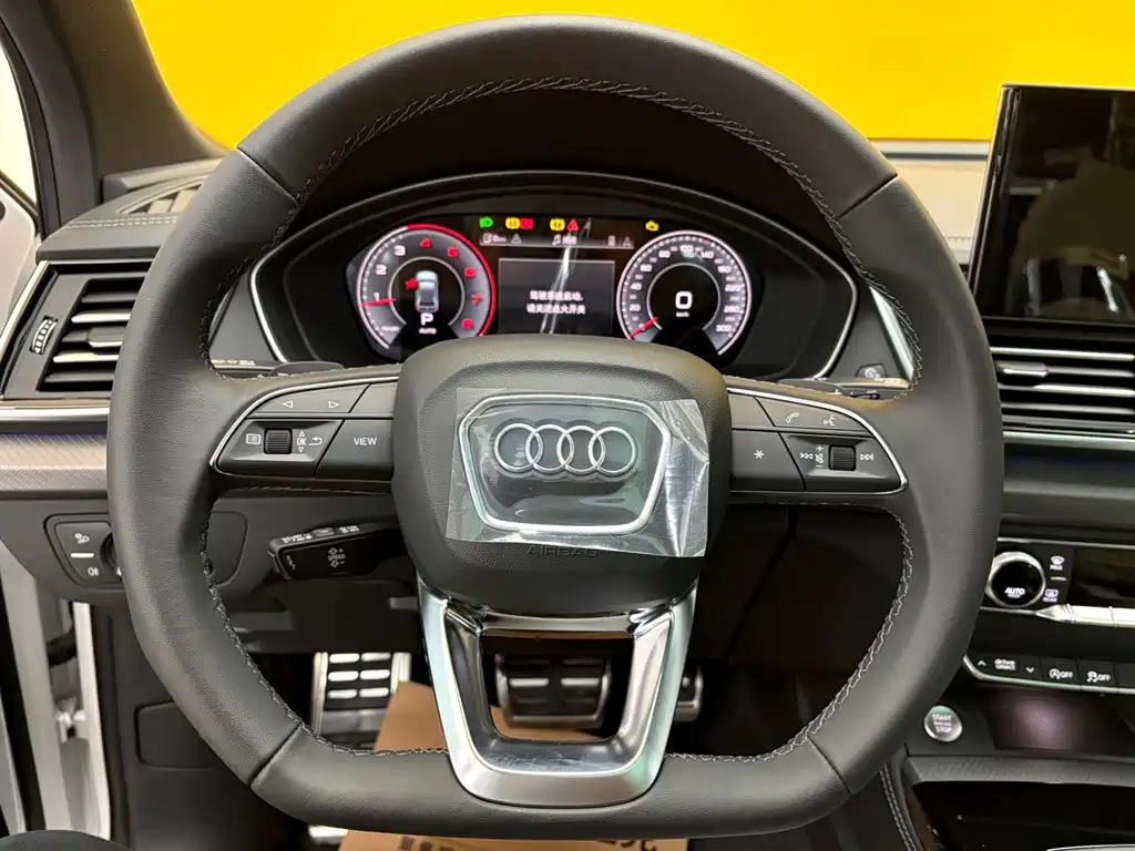 Audi Q5L 2024 40 TFSI luxury and dynamic model купить на сайте DeffCars