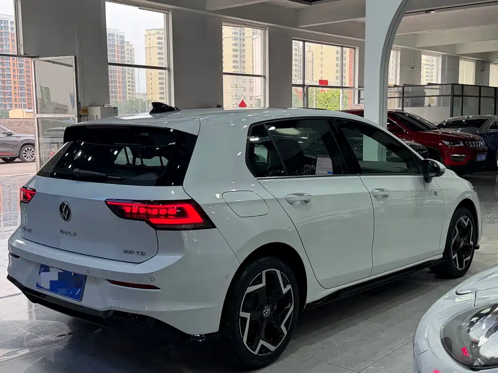 Golf 2025 facelift 300TSI R-Line купить на сайте DeffCars