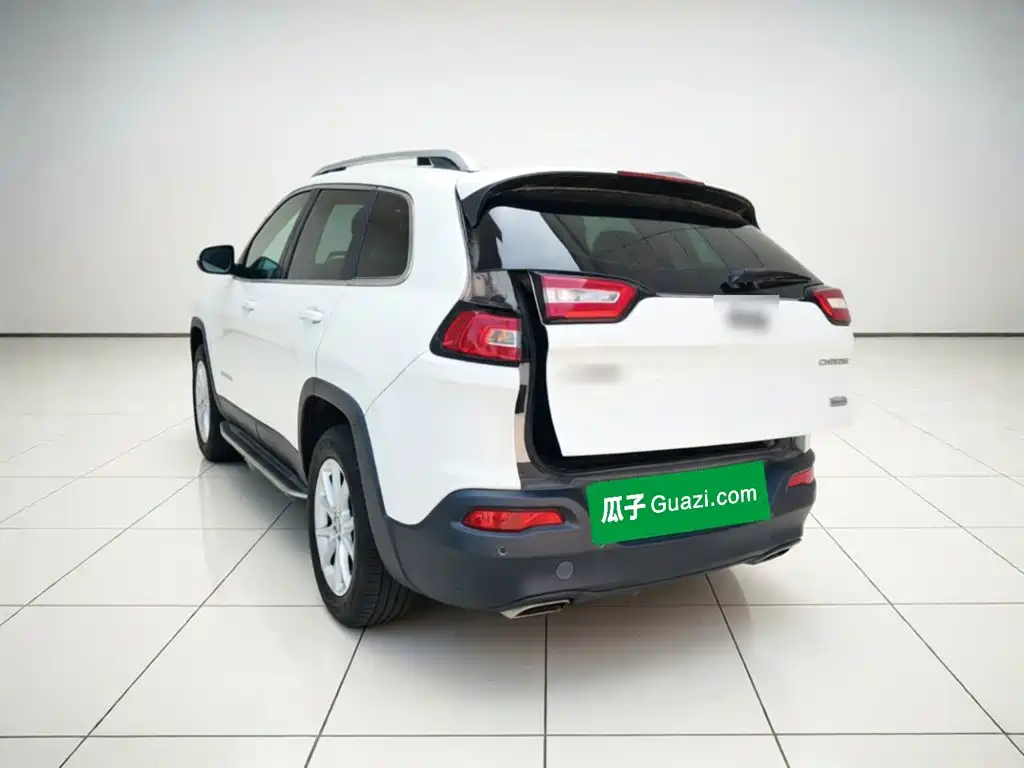 Liberty Light 2017 2.4L Leading Edition купить на сайте DeffCars