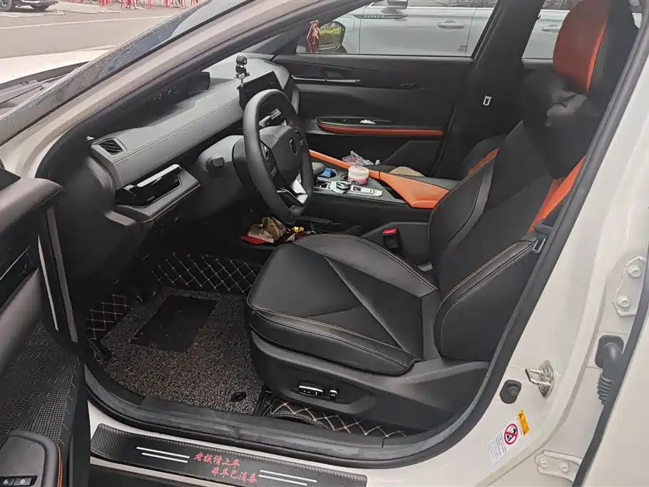 Changan UNI-V Smart iDD 2023 Smart iDD 1.5T 113km smart fun model купить на сайте DeffCars