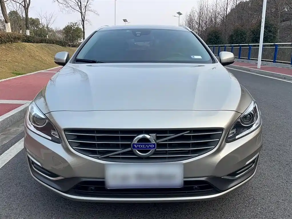 Volvo V60 2015 T5 Zhiyi Edition купить на сайте DeffCars
