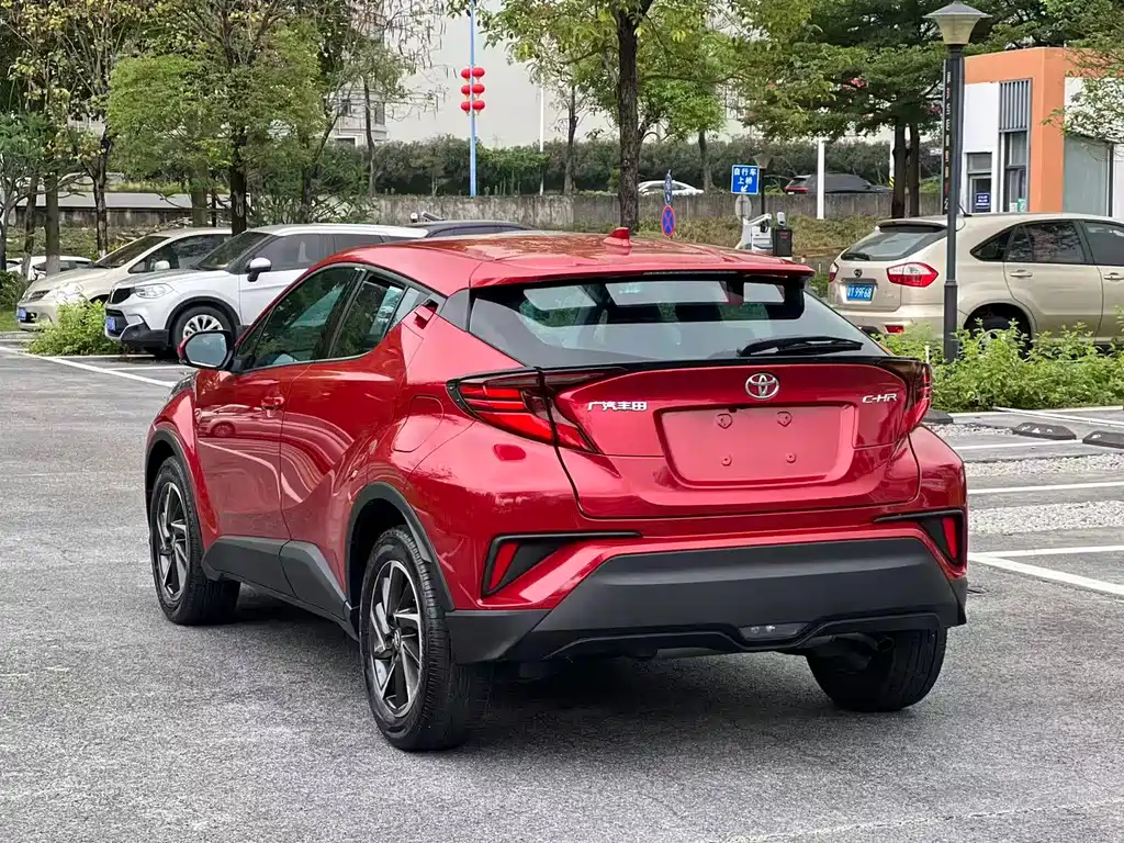 Toyota C-HR 2022 2.0L Leading Edition купить на сайте DeffCars