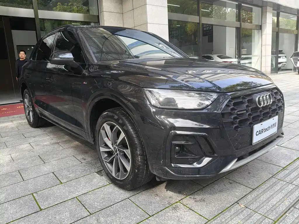 Audi Q5L 2025 40 TFSI luxury and dynamic model купить на сайте DeffCars