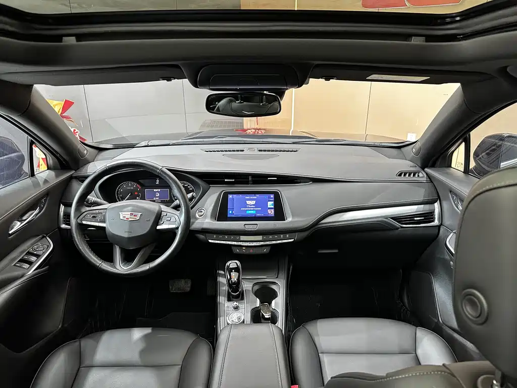 Cadillac XT4 2021 28T two-wheel drive leading model купить на сайте DeffCars