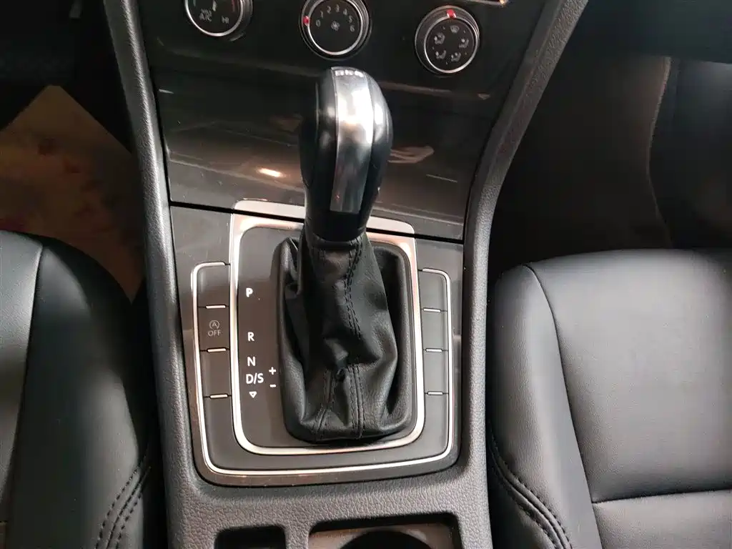 Golf 2019 200TSI DSG Comfort and Progress Edition National VI купить на сайте DeffCars