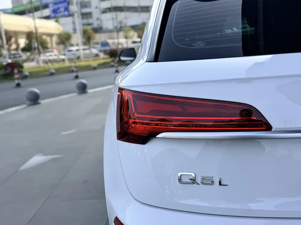 Audi Q5L 2022 facelift 40T luxury and dynamic model купить на сайте DeffCars