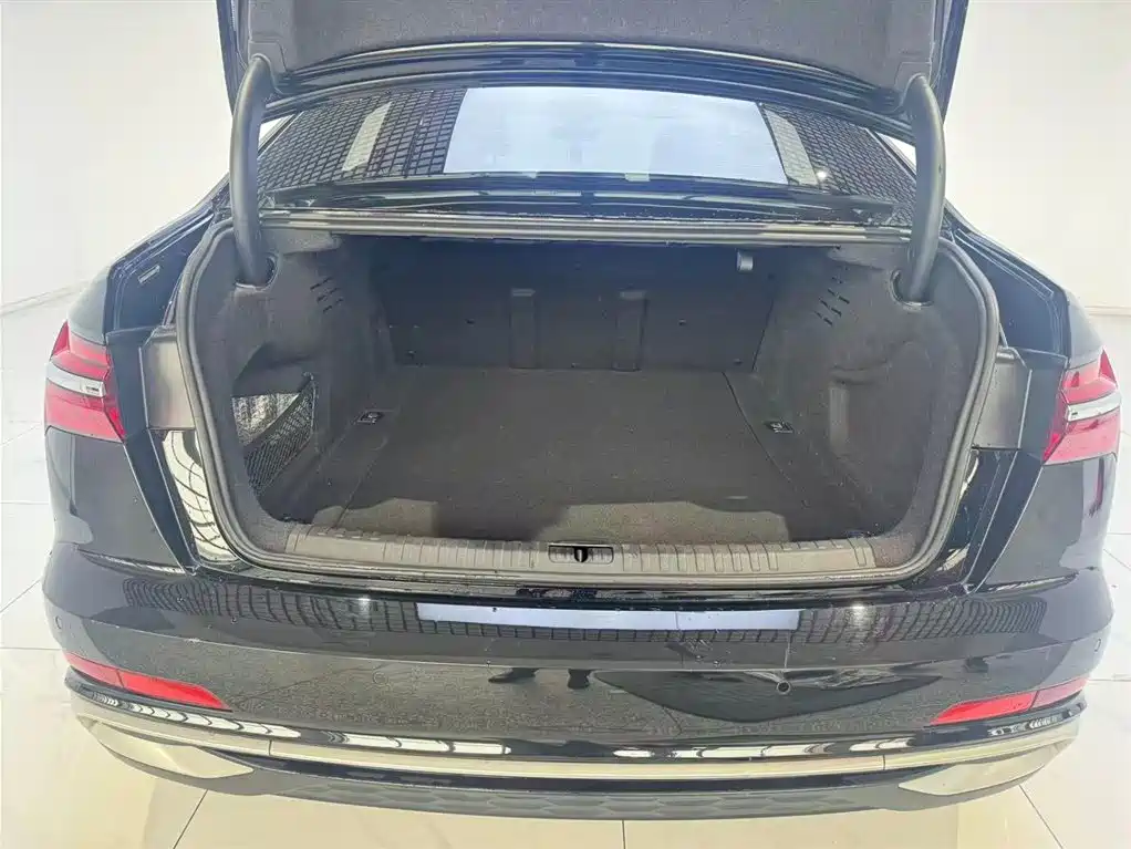 Audi A6L 2023 45 TFSI Premium Dynamic Model купить на сайте DeffCars