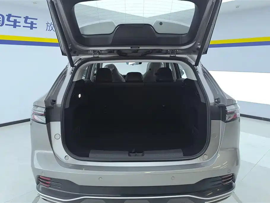 Roewe RX5 New Energy 2023 eRX5 Super Hybrid Superior Edition купить на сайте DeffCars