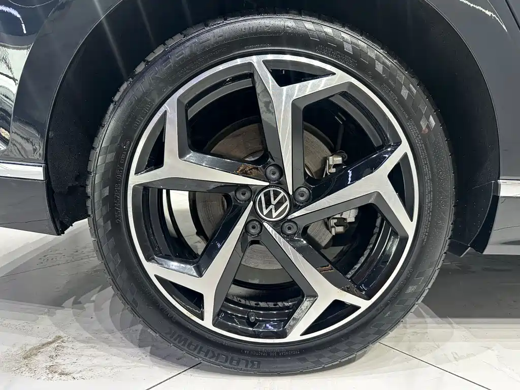 MAGOTAN 2023 2 million commemorative edition 280TSI DSG leading model купить на сайте DeffCars