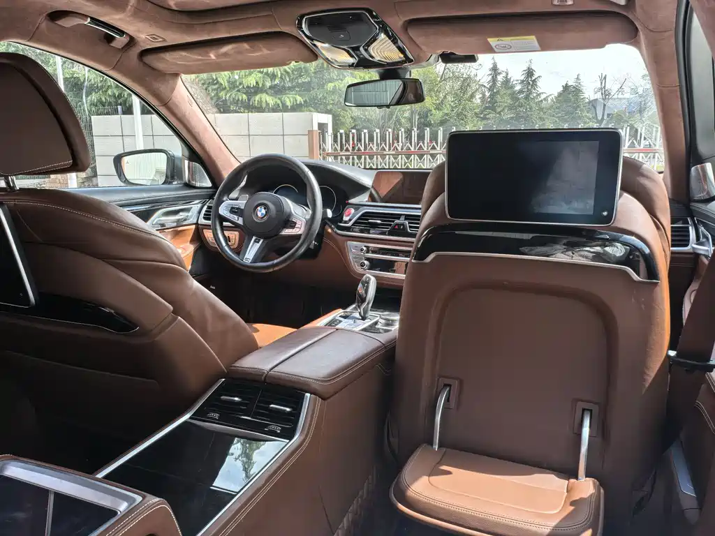 BMW 7 Series 2018 740Li xDrive Exclusive M Sports Package купить на сайте DeffCars