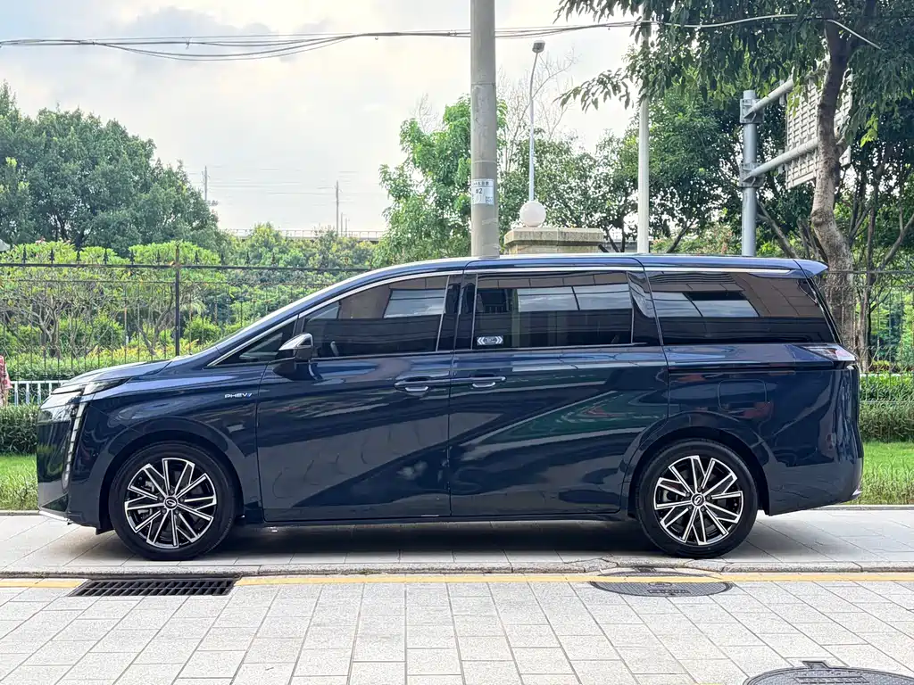 Trumpchi E8 PHEV 2024 model 150km MAX купить на сайте DeffCars